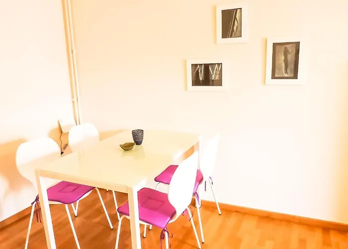 Sunny City Center Apartment